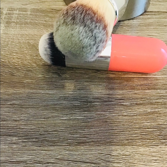 ✨❤️2pcs Big and beautiful Makeup brushes Included Powder Brush,Foundation Brush - Picture 7 of 7